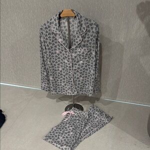 Splendid Gray and Pink Pillowsoft Cozy Pajama Set Sleepwear Small